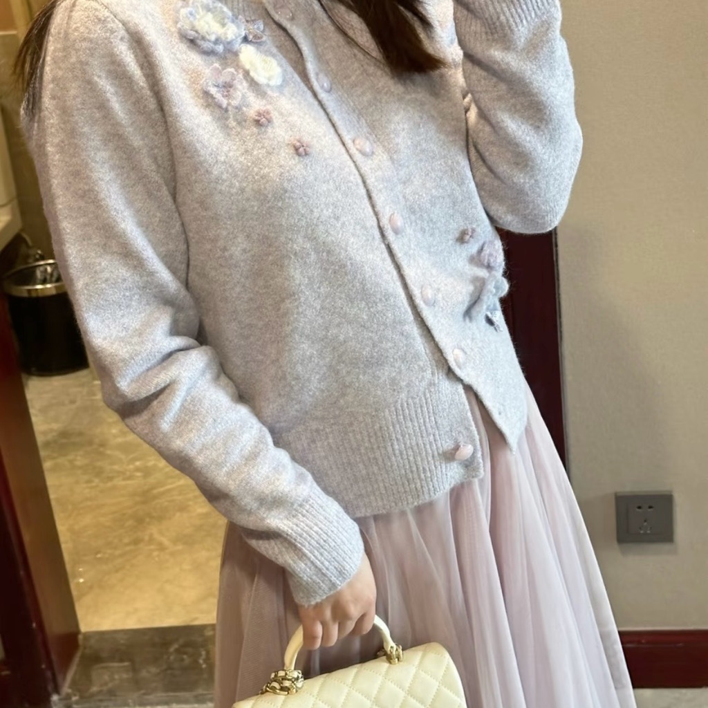 Floral Embroidered Women's Cardigan - Light Gray